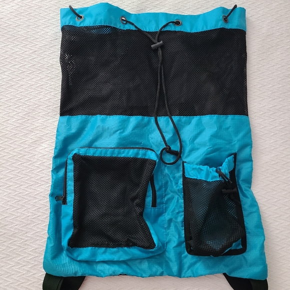 BeeGreen Turquoise Large Capacity Mesh Drawstring Backpack - Picture 3 of 6